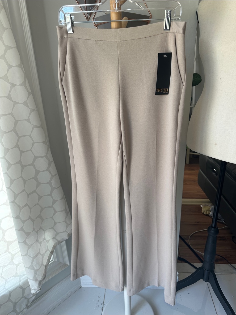 NWT TRUTH by Republic Wide-Leg Light Taupe Beige Dress Work Pants Office Size 6